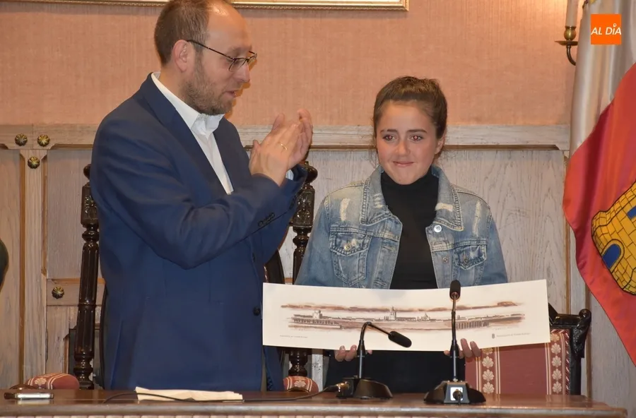 Foto 3 - Thais Sastre, recibida en la Casa Consistorial tras sus t&iacute;tulos regionales