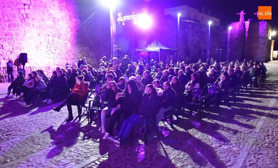 Foto 2 - La Pasi&oacute;n estrena ubicaci&oacute;n con relevo generacional y majestuoso final en lo alto de la Puerta del Conde
