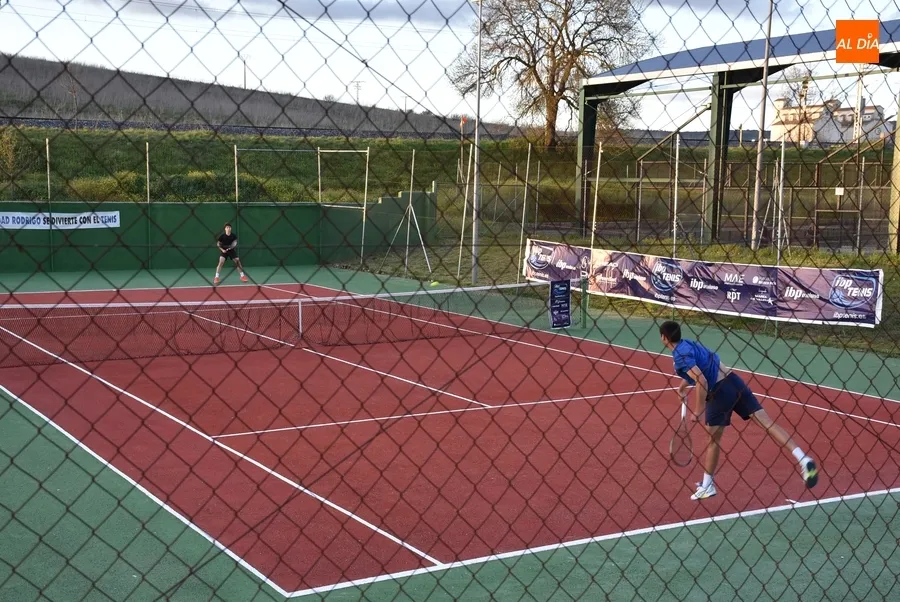 Foto 6 - Arranca con una meteorolog&iacute;a perfecta el XV Open de Tenis de Ciudad Rodrigo