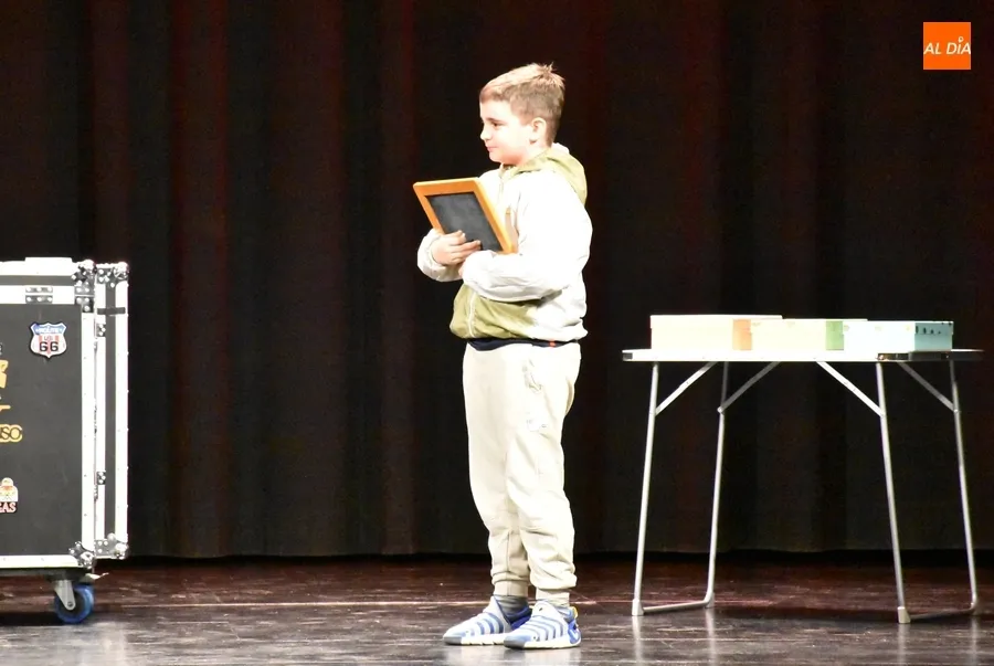 Foto 4 - Los mirobrigenses hacen magia guiados por el Mago Xuso en una tarde de mucho baile y risas