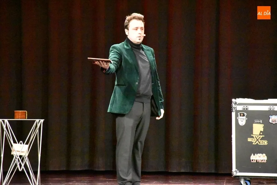 Foto 5 - Los mirobrigenses hacen magia guiados por el Mago Xuso en una tarde de mucho baile y risas