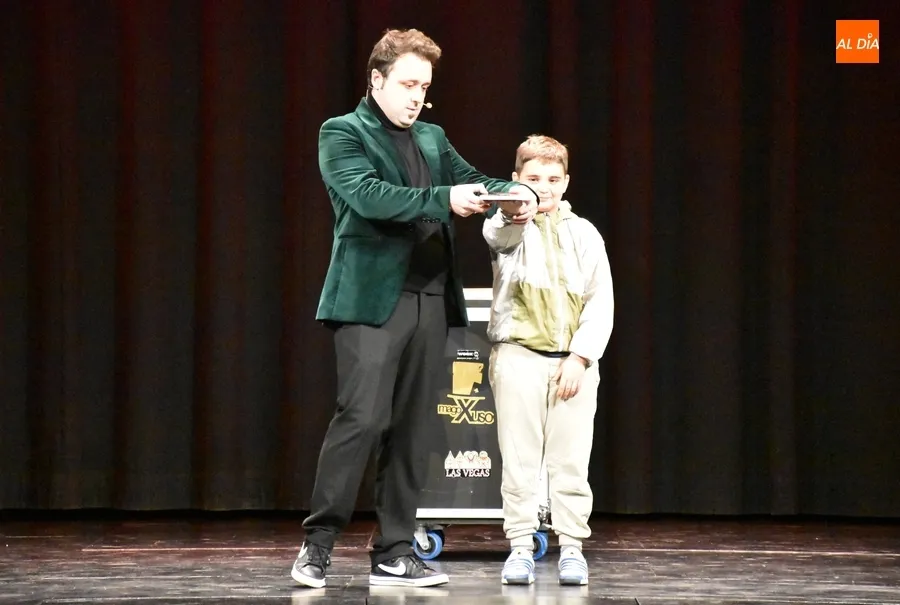 Foto 6 - Los mirobrigenses hacen magia guiados por el Mago Xuso en una tarde de mucho baile y risas