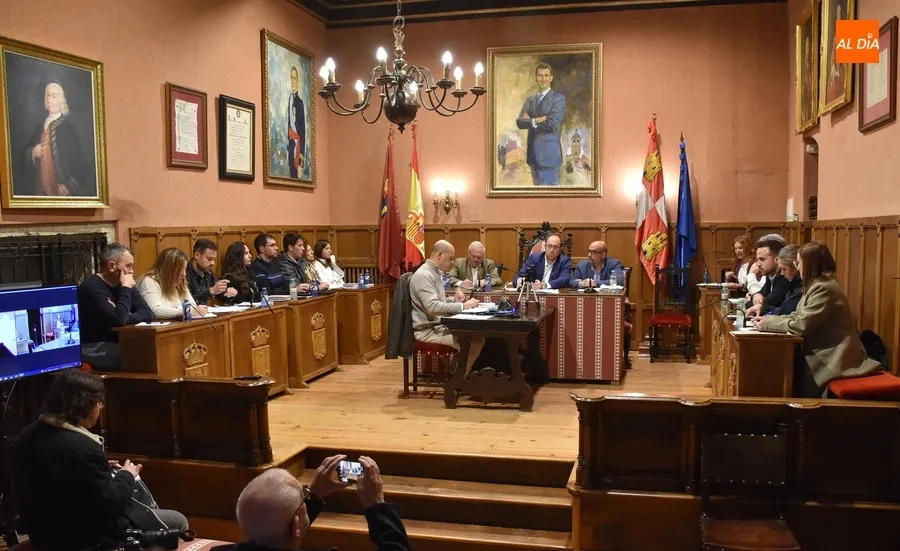 Foto 7 - Sin consenso en el sal&oacute;n de plenos en el cruce de mociones de apoyo a los ganaderos
