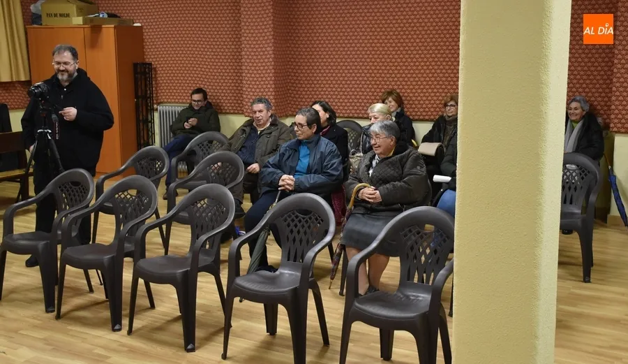 Foto 7 - Representantes de varias cofrad&iacute;as explican en San Andr&eacute;s su papel y forma de funcionar