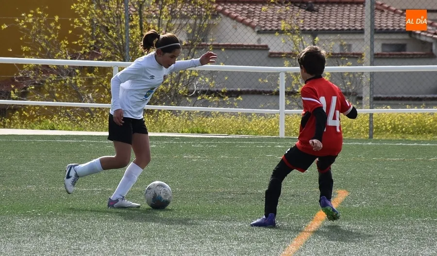 Foto 6 - Una goleada local y un empate en los choques simult&aacute;neos de F7 entre Ciudad Rodrigo y Villares