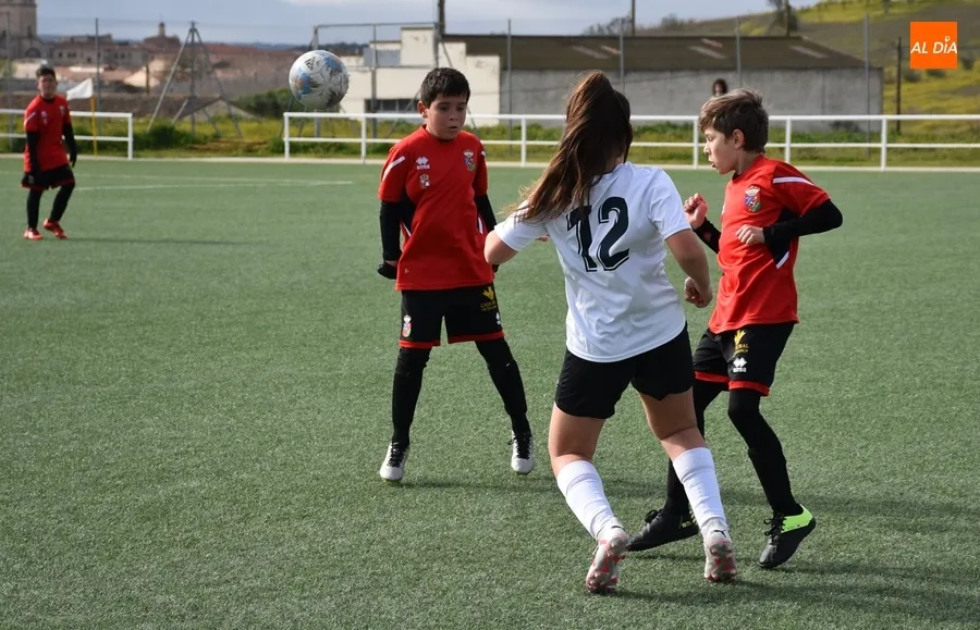 Foto 8 - Una goleada local y un empate en los choques simult&aacute;neos de F7 entre Ciudad Rodrigo y Villares