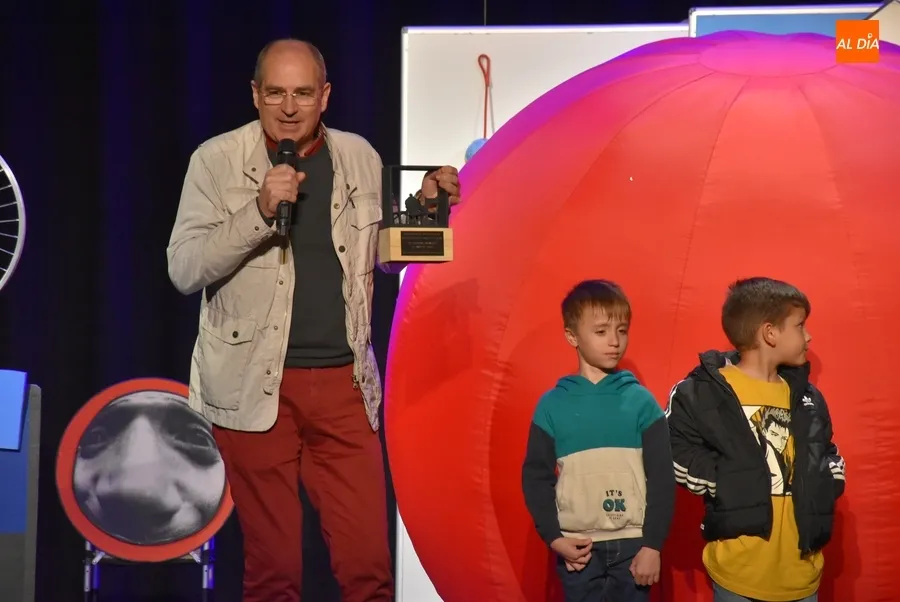 Foto 11 - Marcel Gros recoge el Premio al Mejor Espect&aacute;culo Infantil y Familiar de la Feria de Teatro 2023