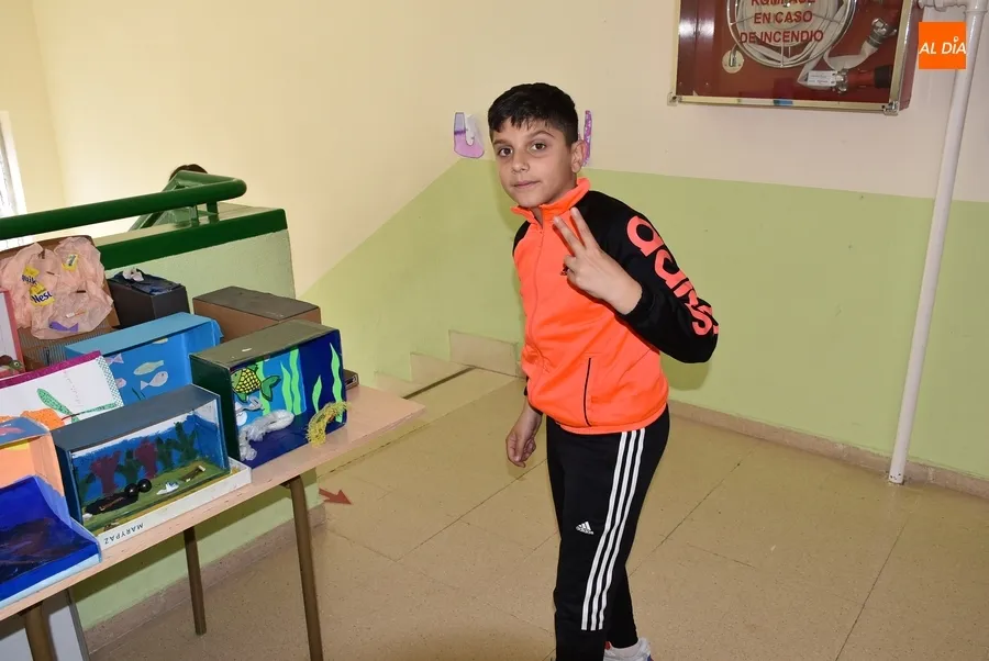 Foto 2 - Original&iacute;sima muestra de m&aacute;s de 80 maquetas de pasos de Semana Santa en el Colegio Mir&oacute;briga