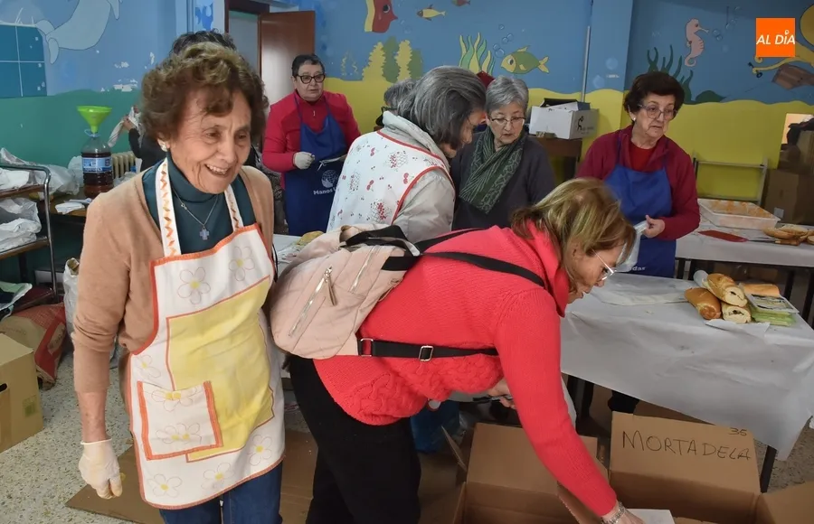 Foto 10 - La Operaci&oacute;n Bocata mantiene el nivel con 1.000 bocadillos pese a la fr&iacute;a jornada