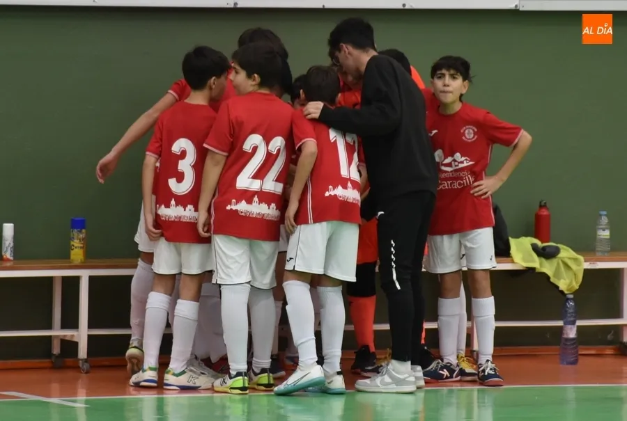 Foto 4 - &Eacute;pico empate en la &uacute;ltima jugada del Infantil B del III Columnas