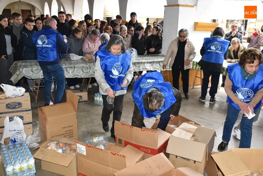 Foto 2 - La Operaci&oacute;n Bocata mantiene el nivel con 1.000 bocadillos pese a la fr&iacute;a jornada