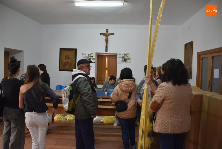 Foto 6 - Repartidas las primeras palmas para acompa&ntilde;ar a La Borriquilla el Domingo de Ramos