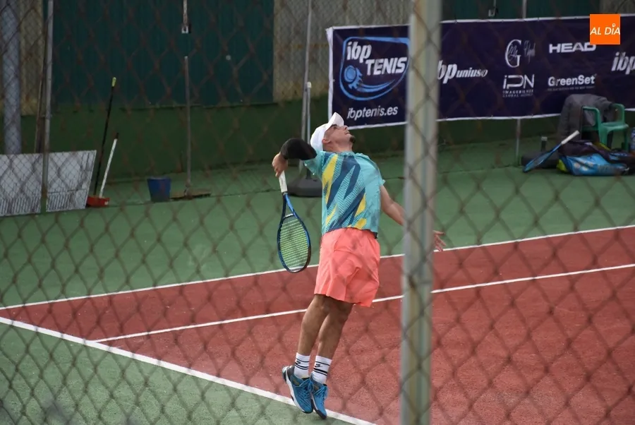 Foto 10 - Definidos los semifinalistas del Open de Tenis tras una maratoniana jornada de partidos