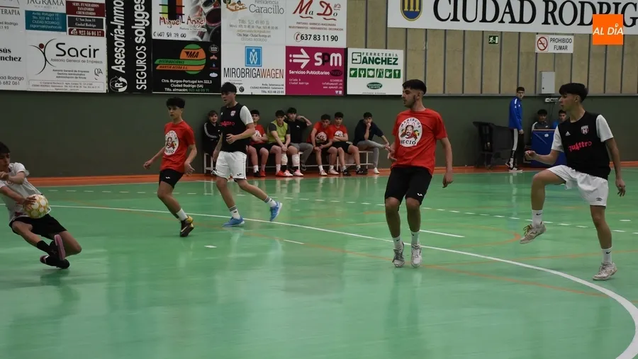 Foto 11 - Echa a rodar el bal&oacute;n de la nueva edici&oacute;n de la Farinato League con un fant&aacute;stico ambiente