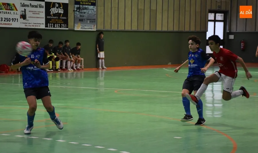Foto 5 - III Columnas y Valladolid Sport Sala se reparten las victorias en un doble duelo con guiones muy diferentes