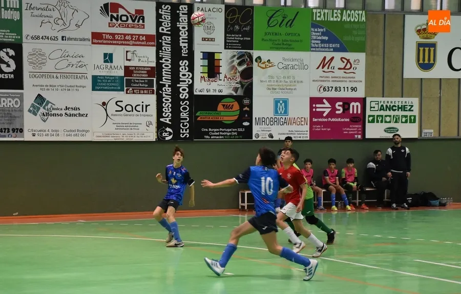 Foto 9 - III Columnas y Valladolid Sport Sala se reparten las victorias en un doble duelo con guiones muy diferentes