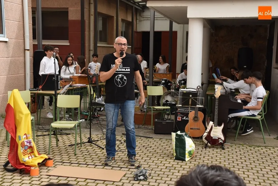 Foto 7 - El IES Tierra finaliza el trimestre con un &lsquo;concierto de primavera&rsquo; al aire libre