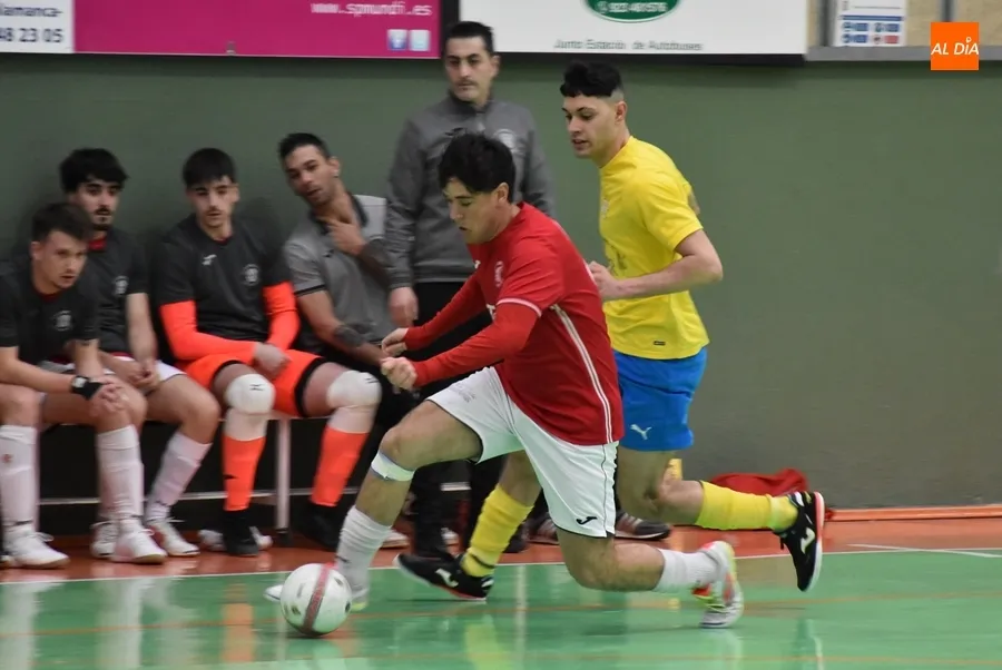 Foto 5 - El III Senior remonta un luchado partido para reencontrarse con la victoria en Ciudad Rodrigo
