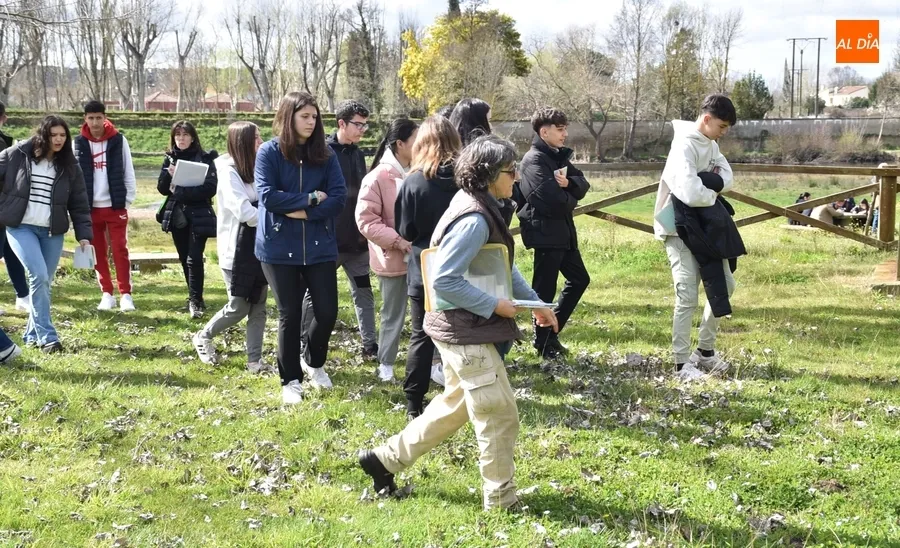 Foto 10 - El IES Fray Diego desarrolla a orillas del &Aacute;gueda un proyecto que une Delibes y naturaleza