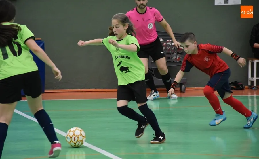 Foto 4 - El Alev&iacute;n B del III Columnas supera con comodidad al Alev&iacute;n C