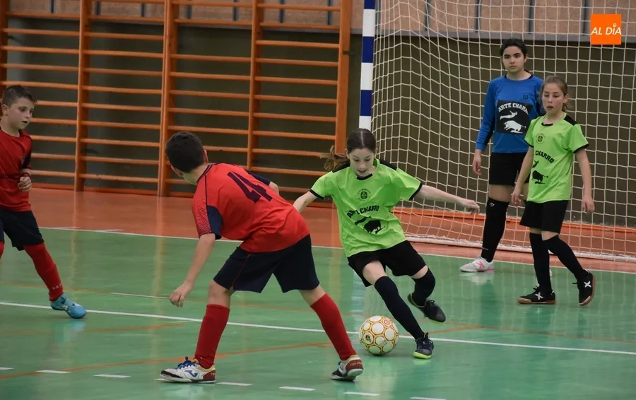 Foto 8 - El Alev&iacute;n B del III Columnas supera con comodidad al Alev&iacute;n C