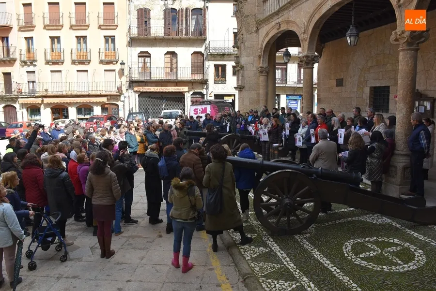 Foto 5 - Ciudad Rodrigo homenajea a 27 mujeres, varias de ellas in situ, con motivo del 8M