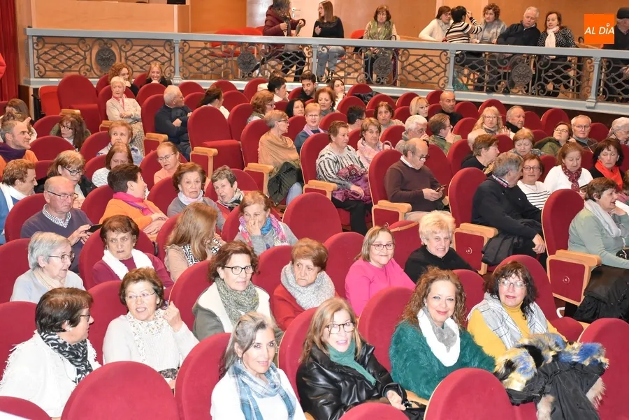 Foto 6 - Tarde de risas en el Teatro Nuevo gracias al grupo de teatro de Amanecer