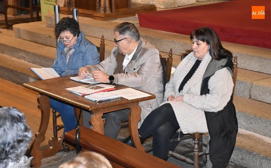 Foto 3 - La Soledad se detendr&aacute; en la Plaza Mayor para que sea bien vista por todos los cofrades