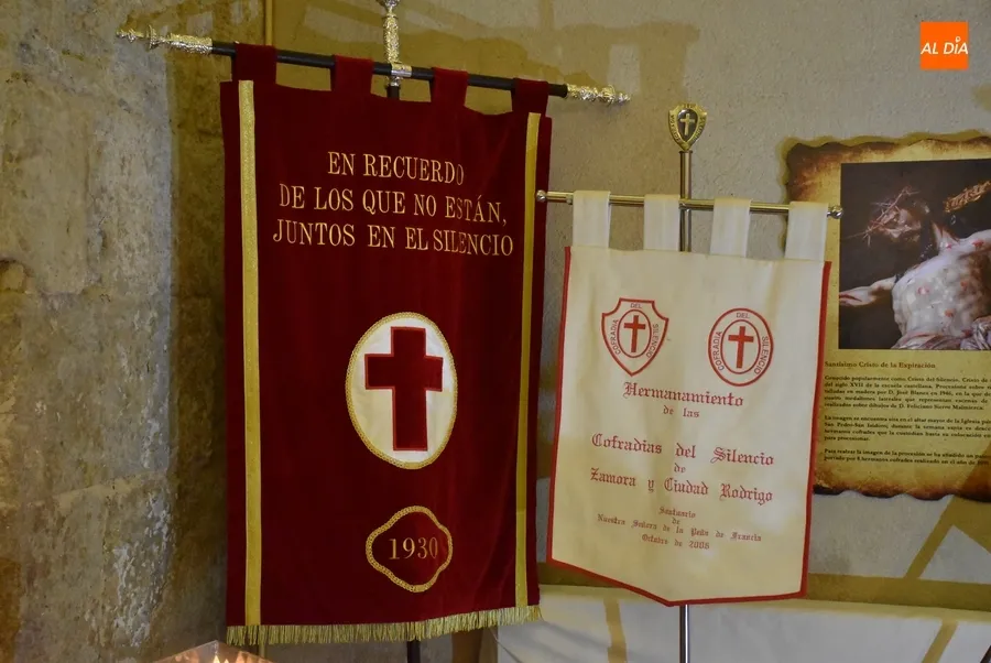 Foto 2 - La Cofrad&iacute;a del Silencio trabaja en una nueva procesi&oacute;n con una r&eacute;plica de la S&aacute;bana Santa