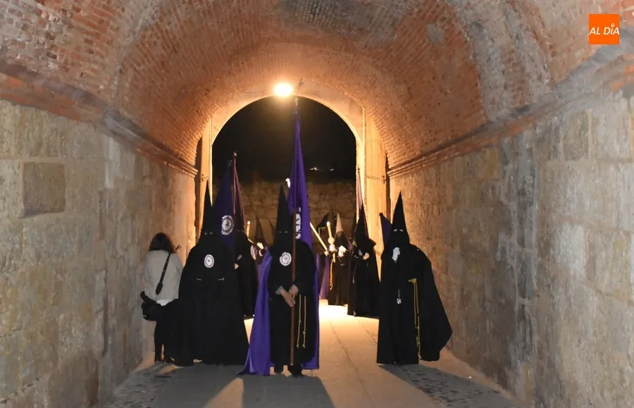 Foto 11 - La Cofrad&iacute;a del Nazareno estrena su nueva Banda en una primaveral velada