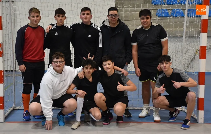 Foto 4 - #M [9-10 MAR] El IES Tierras de Abadengo se impone a Tamames a base de goles tempraneros