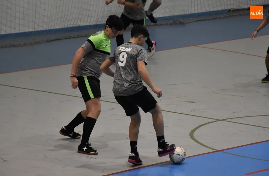 Foto 8 - #M [9-10 MAR] El IES Tierras de Abadengo se impone a Tamames a base de goles tempraneros