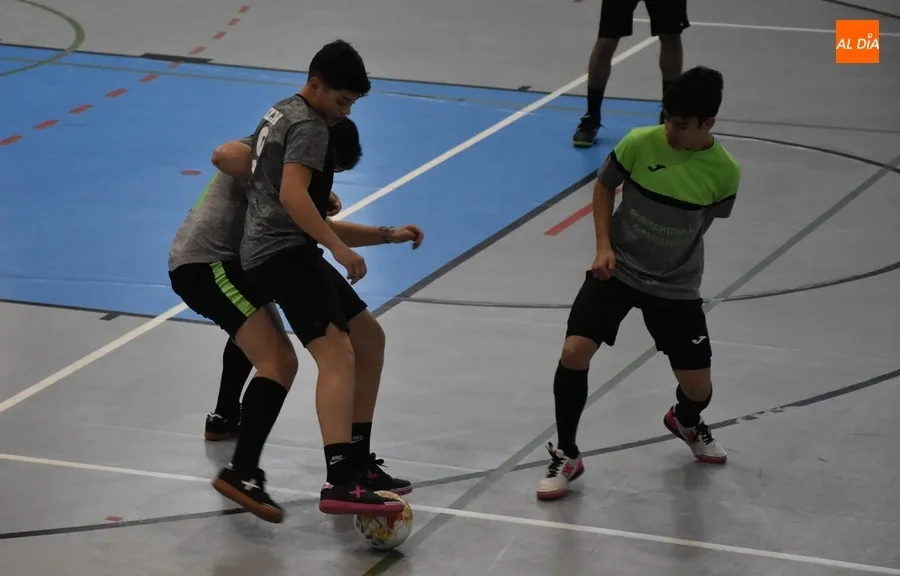 Foto 10 - #M [9-10 MAR] El IES Tierras de Abadengo se impone a Tamames a base de goles tempraneros