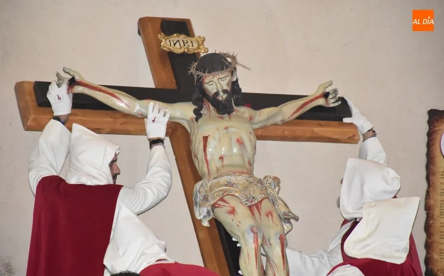 Foto 5 - Un sentido acto en San Pedro-San Isidoro sustituye a la suspendida procesi&oacute;n de El Silencio