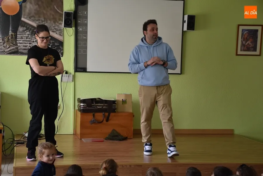 Foto 3 - El Mago Xuso visita a los alumnos de Misioneras-Santa Teresa