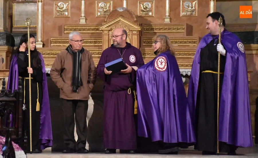 Foto 3 - El Nazareno nombra Cofrade Honor&iacute;fico a Antonio &Aacute;lvarez Mart&iacute;n