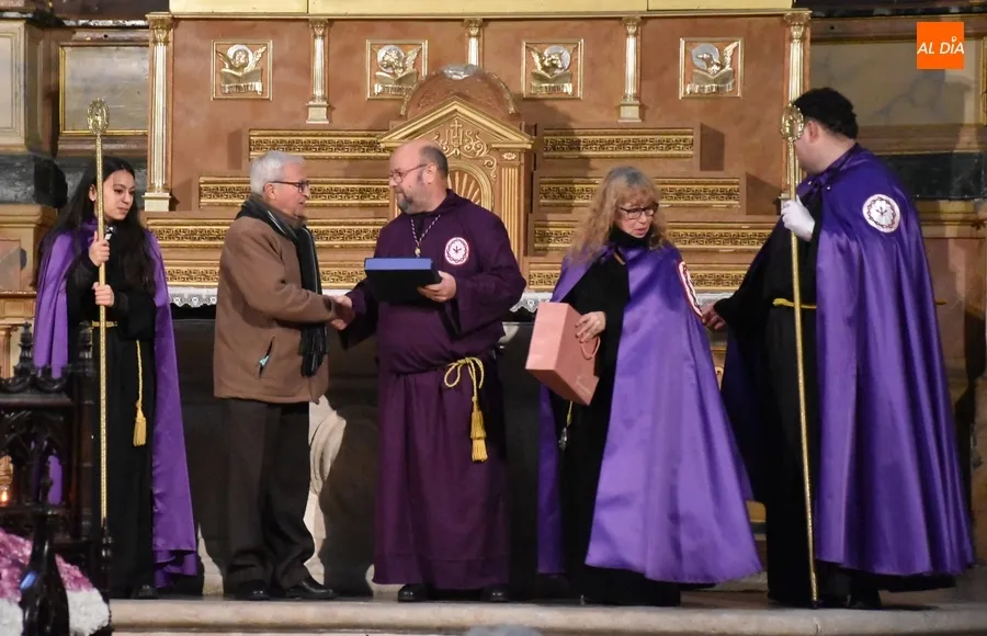 Foto 4 - El Nazareno nombra Cofrade Honor&iacute;fico a Antonio &Aacute;lvarez Mart&iacute;n