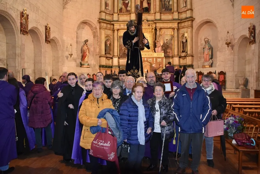 Foto 5 - El Nazareno nombra Cofrade Honor&iacute;fico a Antonio &Aacute;lvarez Mart&iacute;n