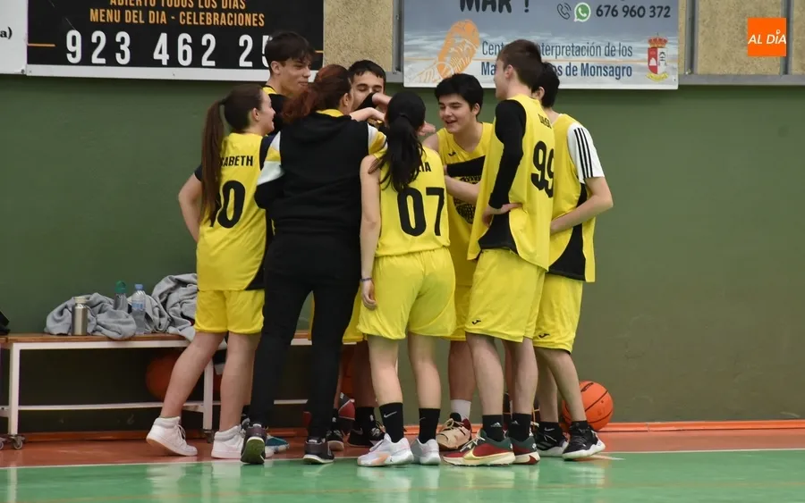 Foto 3 - #M [1-3 MAR] Cara y cruz para los mirobrigenses en la inusual doble cita de basket en Conde de Fox&aacute;