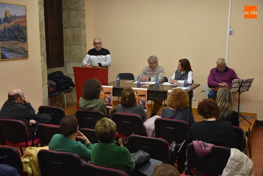 Foto 8 - Presentado en Mir&oacute;briga, con m&uacute;sica incluida, el nuevo libro de Jos&eacute; Antonio Mart&iacute;n Vi&ntilde;as