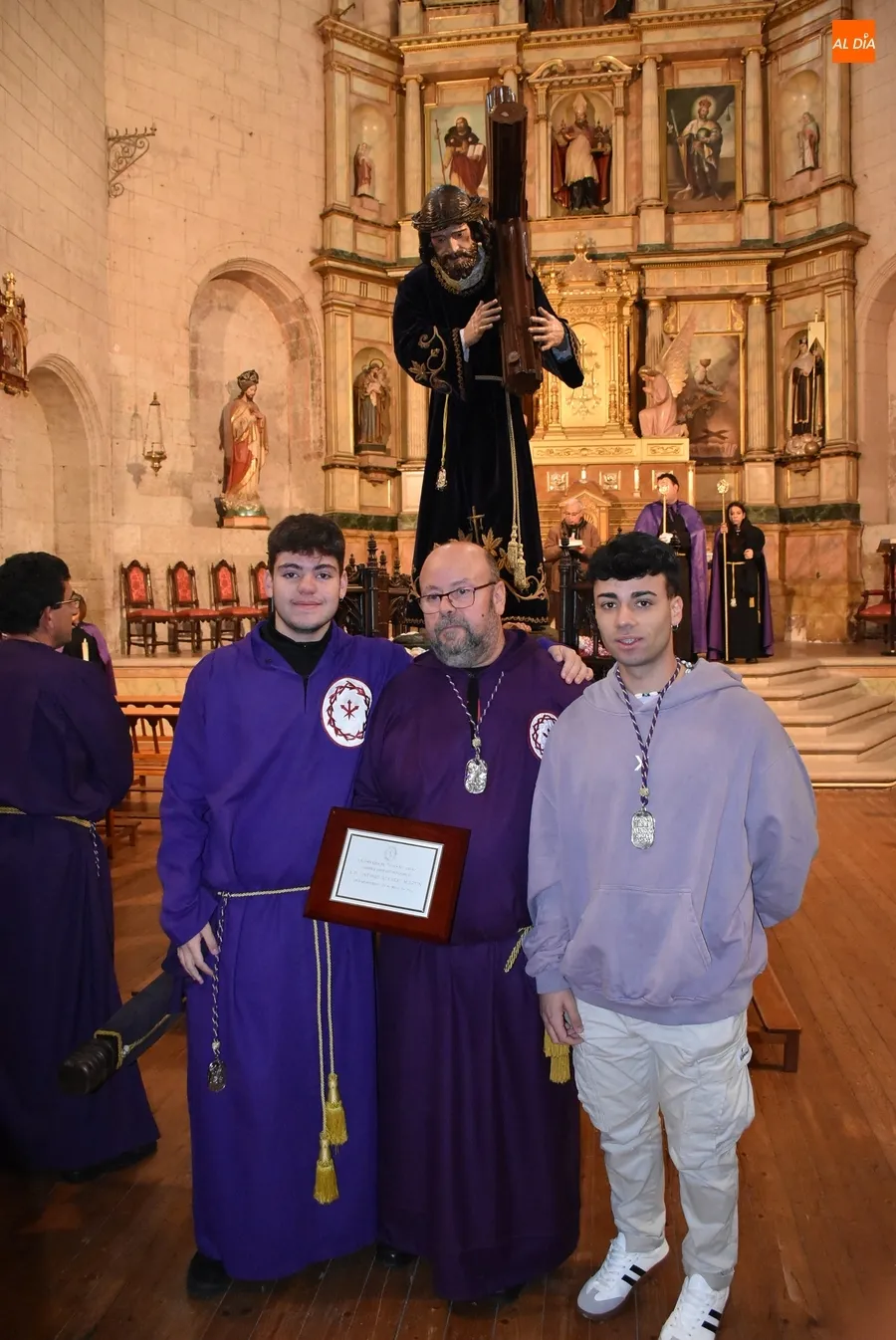Foto 10 - El Nazareno nombra Cofrade Honor&iacute;fico a Antonio &Aacute;lvarez Mart&iacute;n