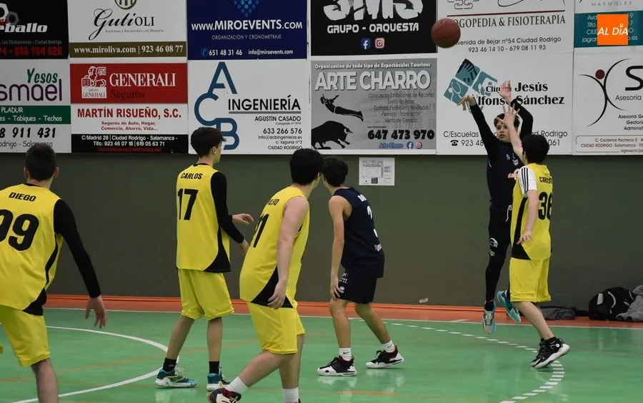 Foto 7 - #M [1-3 MAR] Cara y cruz para los mirobrigenses en la inusual doble cita de basket en Conde de Fox&aacute;