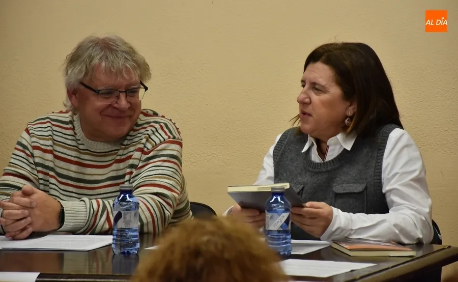 Foto 10 - Presentado en Mir&oacute;briga, con m&uacute;sica incluida, el nuevo libro de Jos&eacute; Antonio Mart&iacute;n Vi&ntilde;as