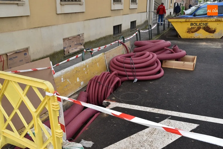 Foto 2 - En marcha la creaci&oacute;n de una segunda electrolinera en la Avenida de B&eacute;jar