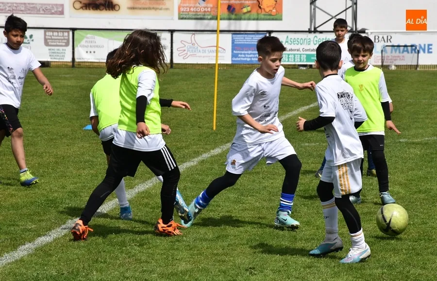 Foto 4 - 50 chavales, entre ellos varios del Pa&iacute;s Vasco, participan en el 3&ordm; Clinic en recuerdo de Ricardo S&aacute;nchez