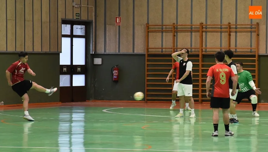 Foto 3 - Kinkis FC y Gruya FC jugar&aacute;n la final de la Farinato League