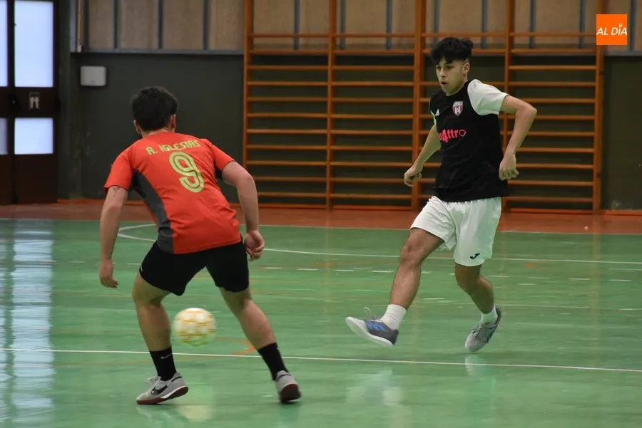 Foto 7 - Kinkis FC y Gruya FC jugar&aacute;n la final de la Farinato League
