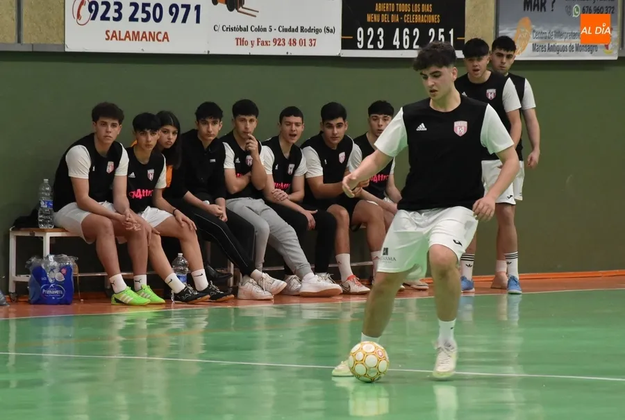 Foto 9 - Kinkis FC y Gruya FC jugar&aacute;n la final de la Farinato League
