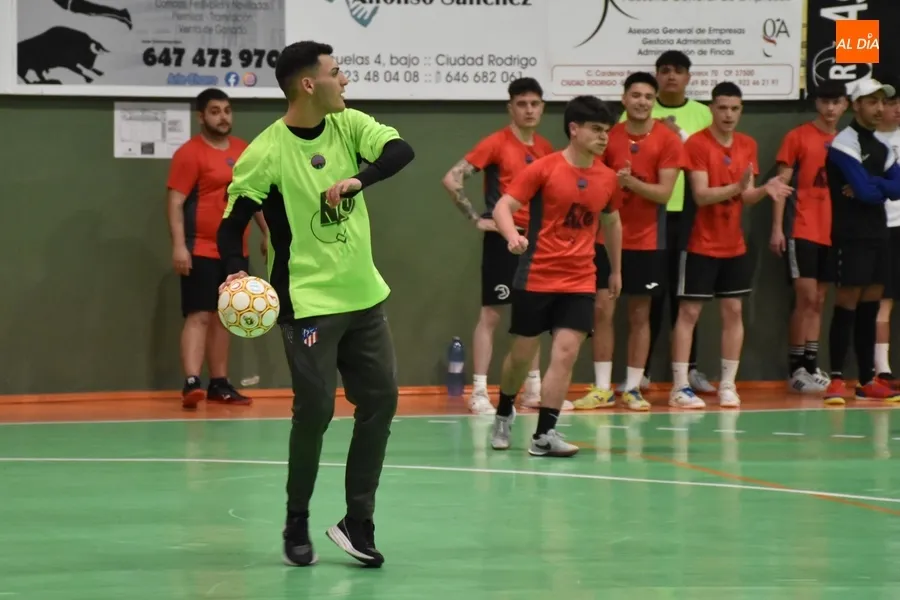 Foto 11 - Kinkis FC y Gruya FC jugar&aacute;n la final de la Farinato League