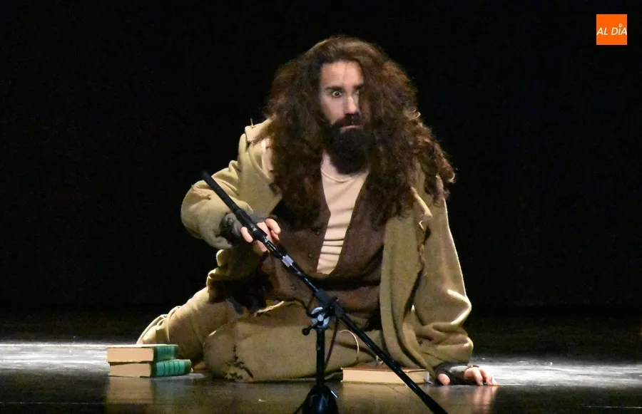 Foto 8 - Aplaudid&iacute;sima sesi&oacute;n de mon&oacute;logos de los alumnos del Taller de Teatro Intergeneracional
